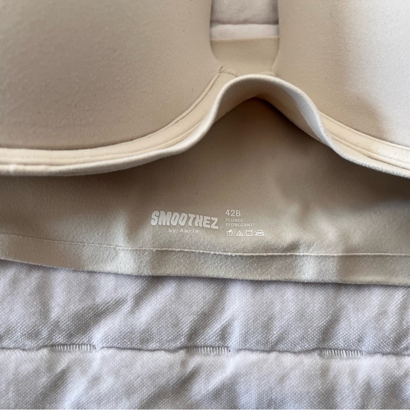 Aerie Smoothz Plunge Bra - Picture 5 of 6